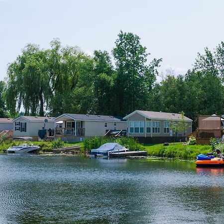 Woodland Estate Resort Campbellford エクステリア 写真