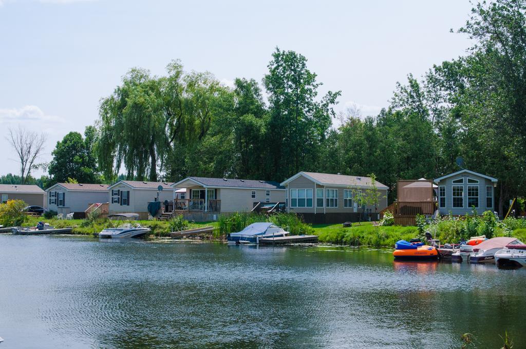 Woodland Estate Resort Campbellford エクステリア 写真