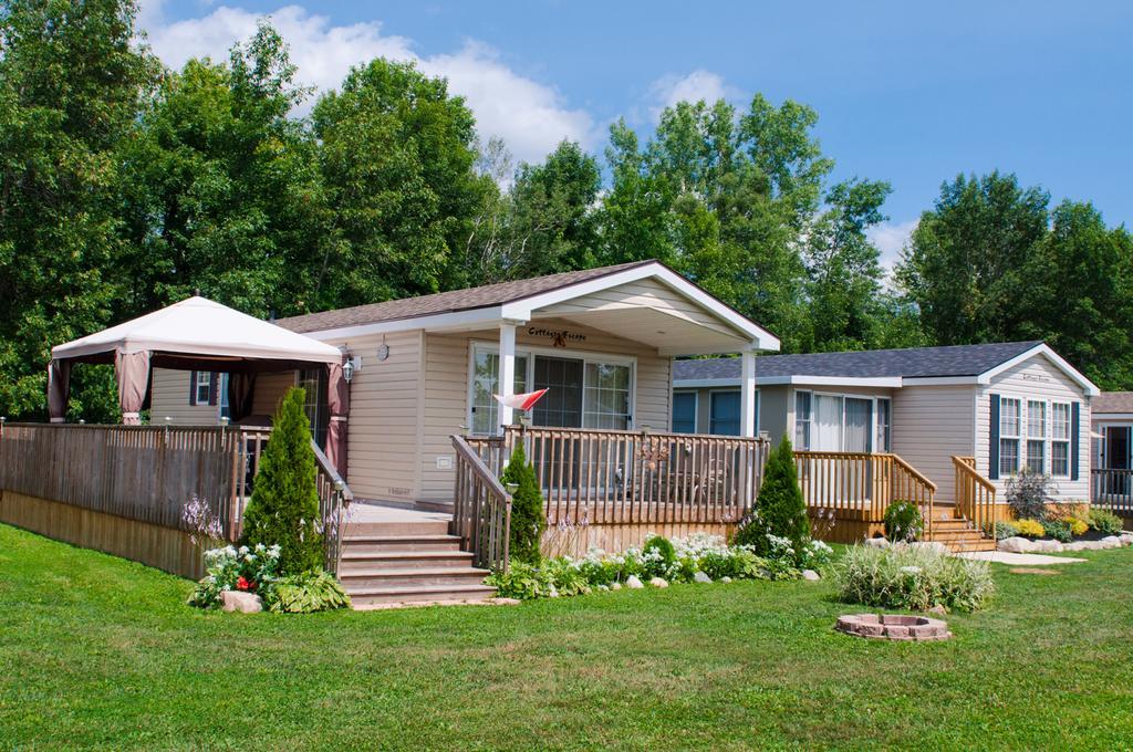 Woodland Estate Resort Campbellford エクステリア 写真